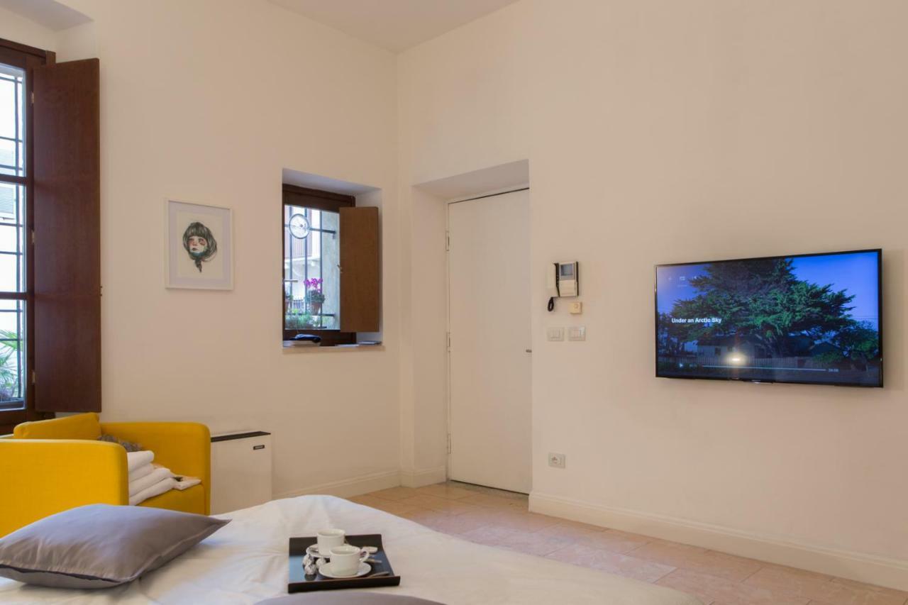 Antiche Colonne Suite Верона Экстерьер фото